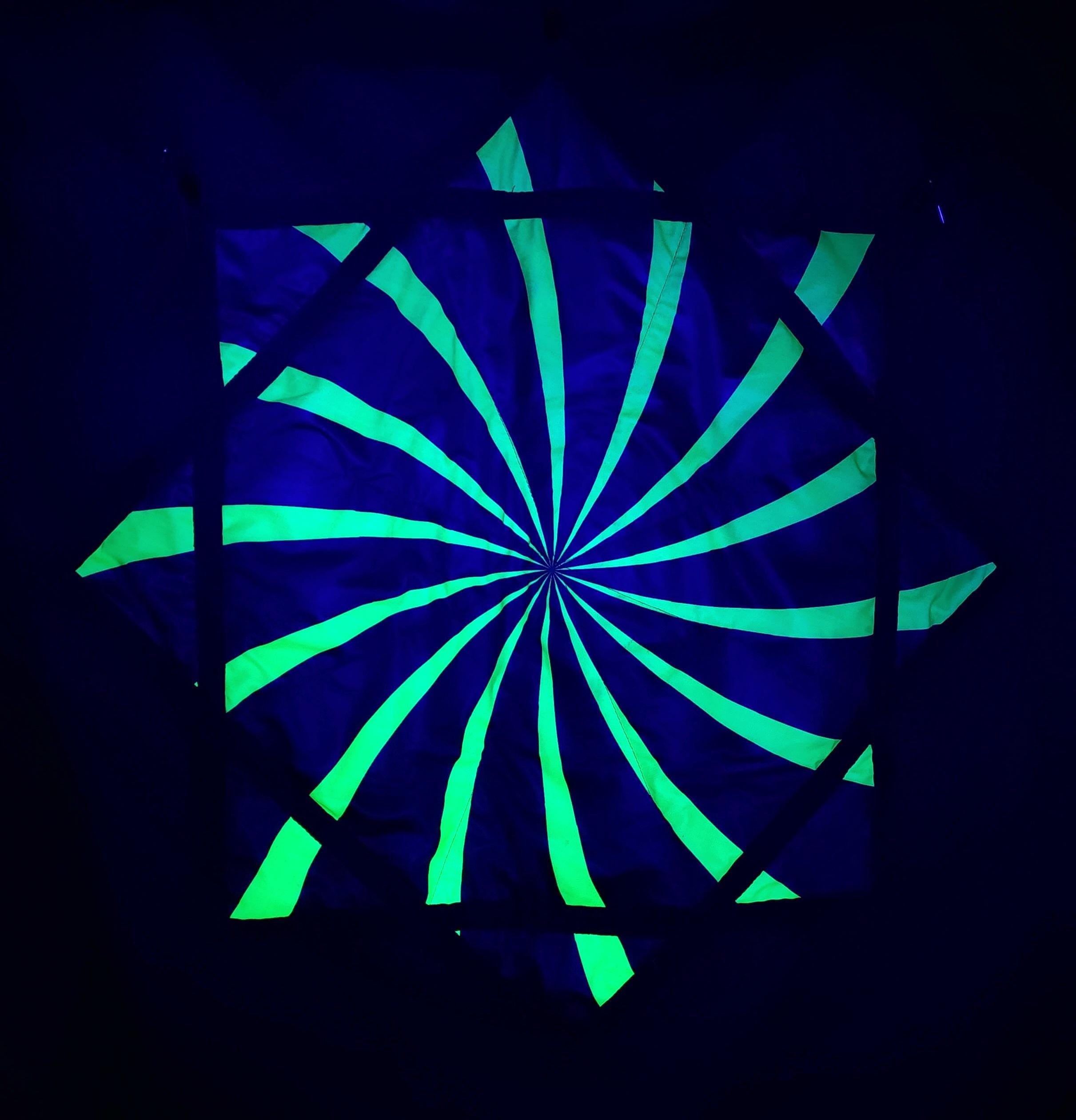 Trippy Alien Flow Star - UV Reactive | Double-Sided | Zig-Zag Stitch - by PLURfect Studios