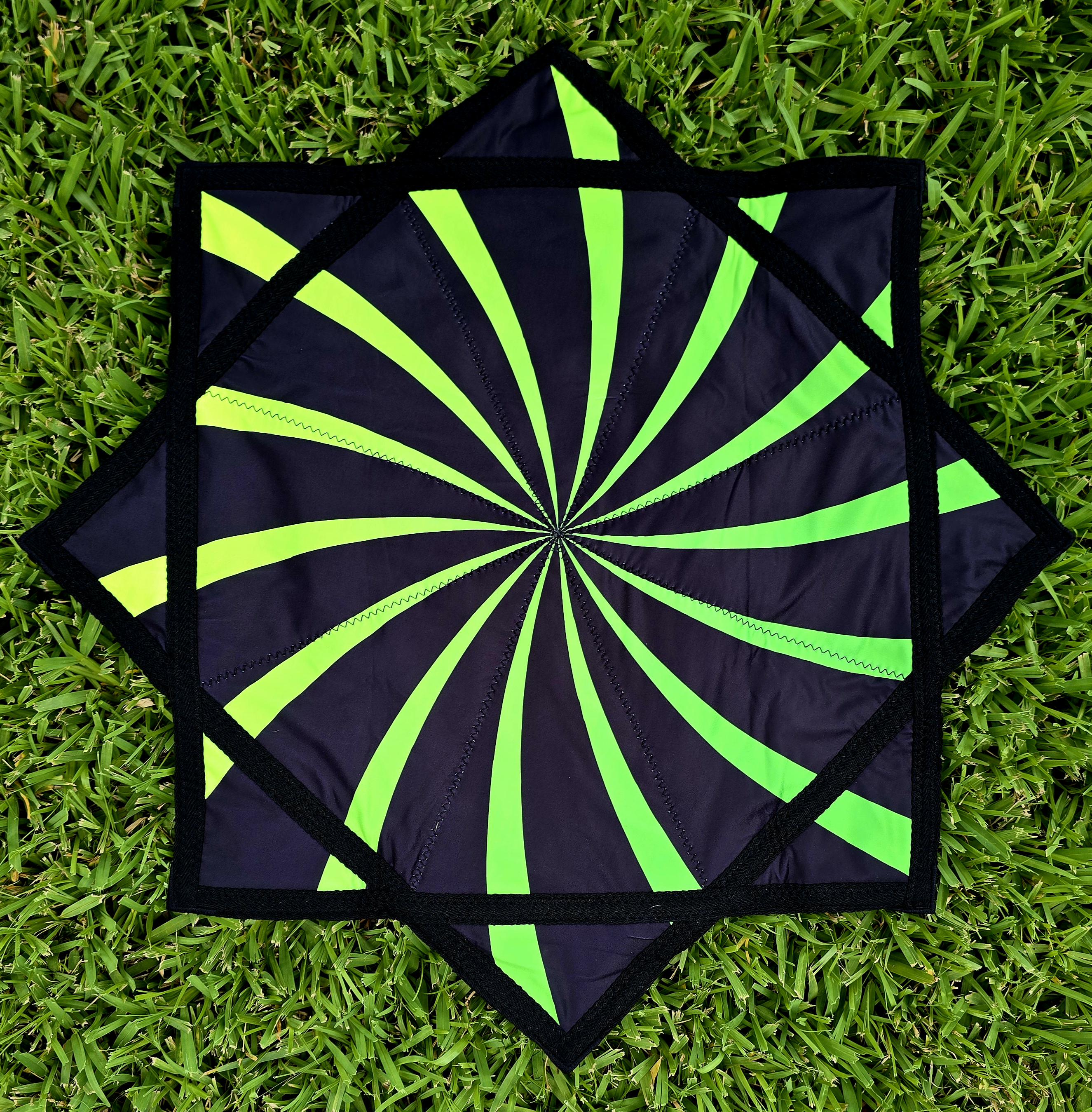 Trippy Alien Flow Star - UV Reactive | Double-Sided | Zig-Zag Stitch - by PLURfect Studios