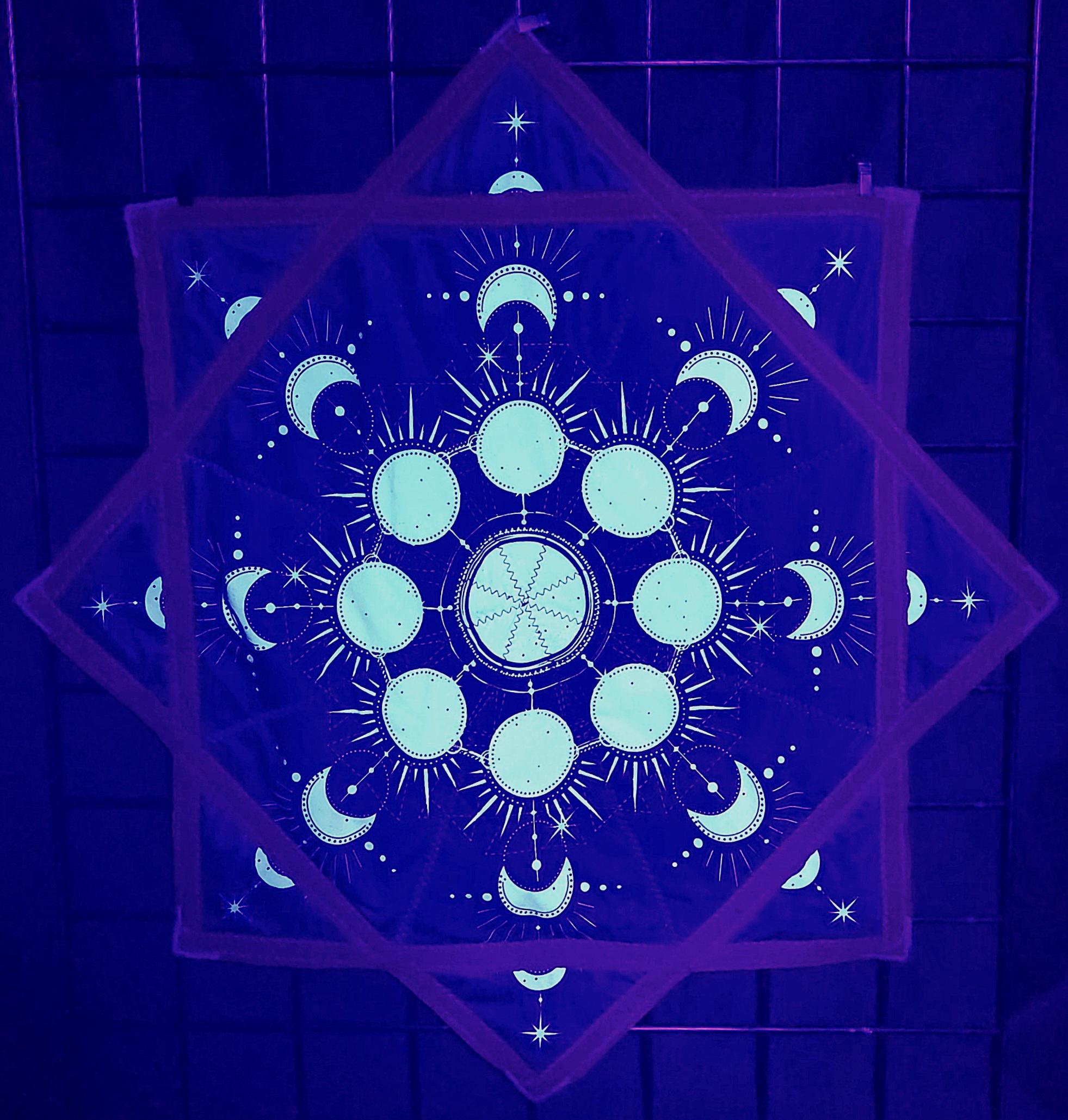 Flowstar - Fractal Paisley - UV Reactive | Double-Sided | Zig-Zag Stitch - by PLURfect Studios