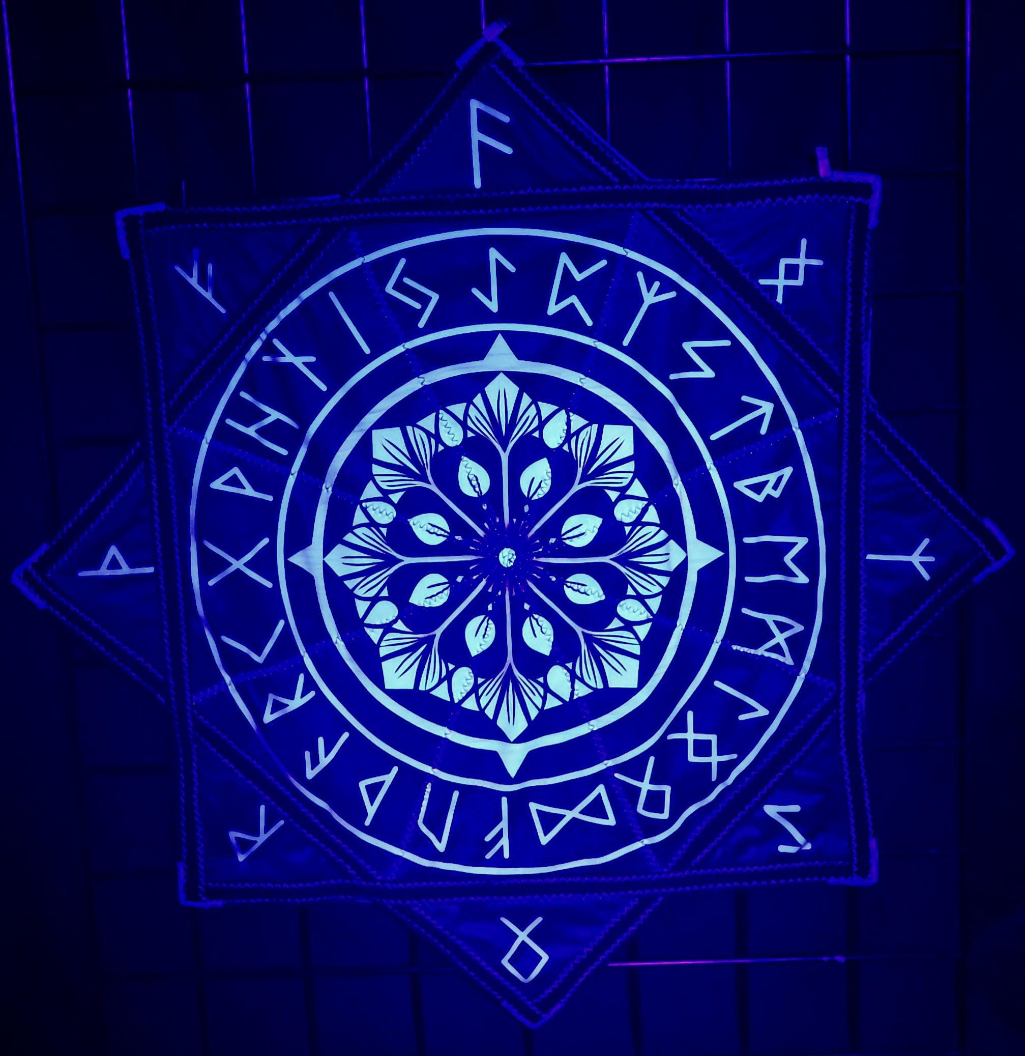 Flowstar - Nordic Viking - UV Reactive | Double-Sided | Zig-Zag Stitch - by PLURfect Studios